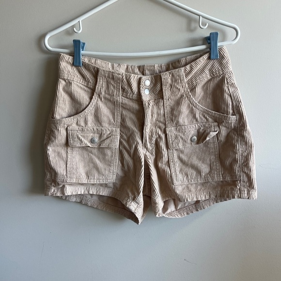 Urban Outfitters BDG Beige Corduroy Women Shorts Size 4 - Picture 1 of 4